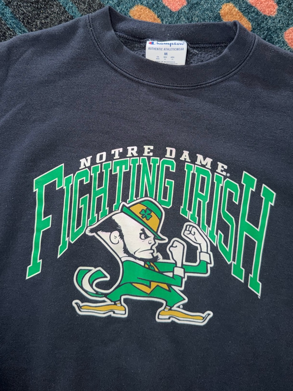 Y2K champion notre dame fighting Irish mascot, blue crew neck seater. Men’s